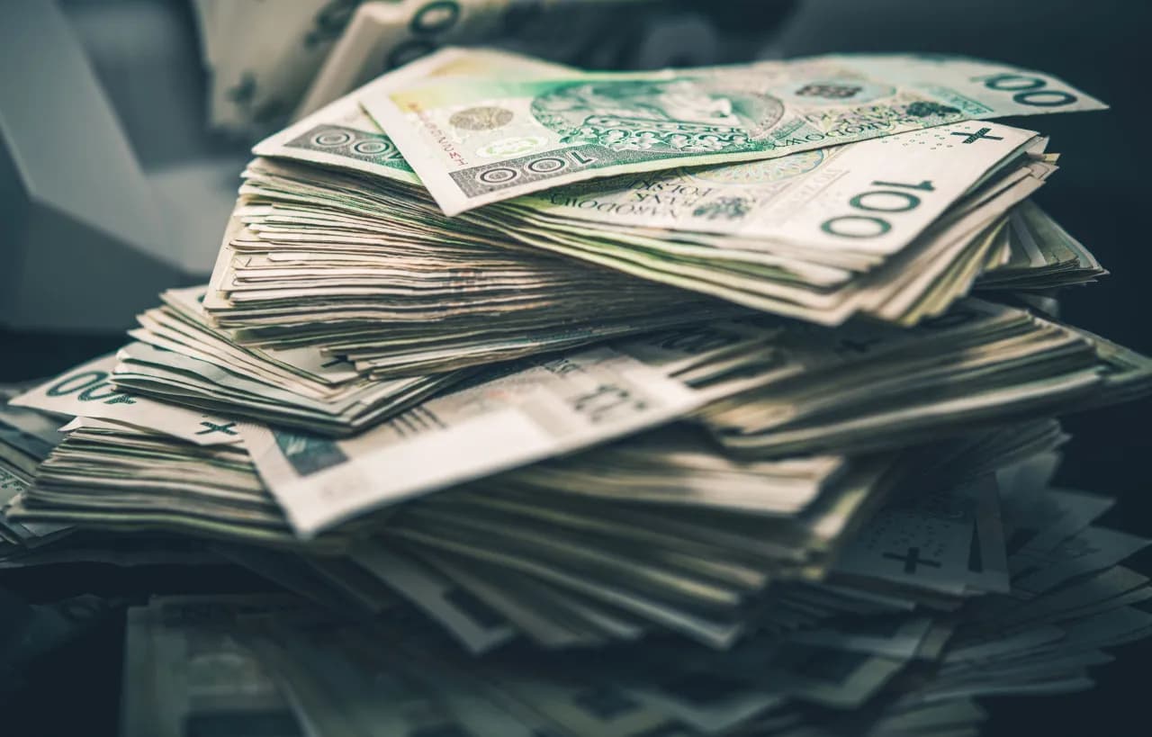 Przychód pracownika: czy to kwota netto, czy brutto? Wyjaśniamy!