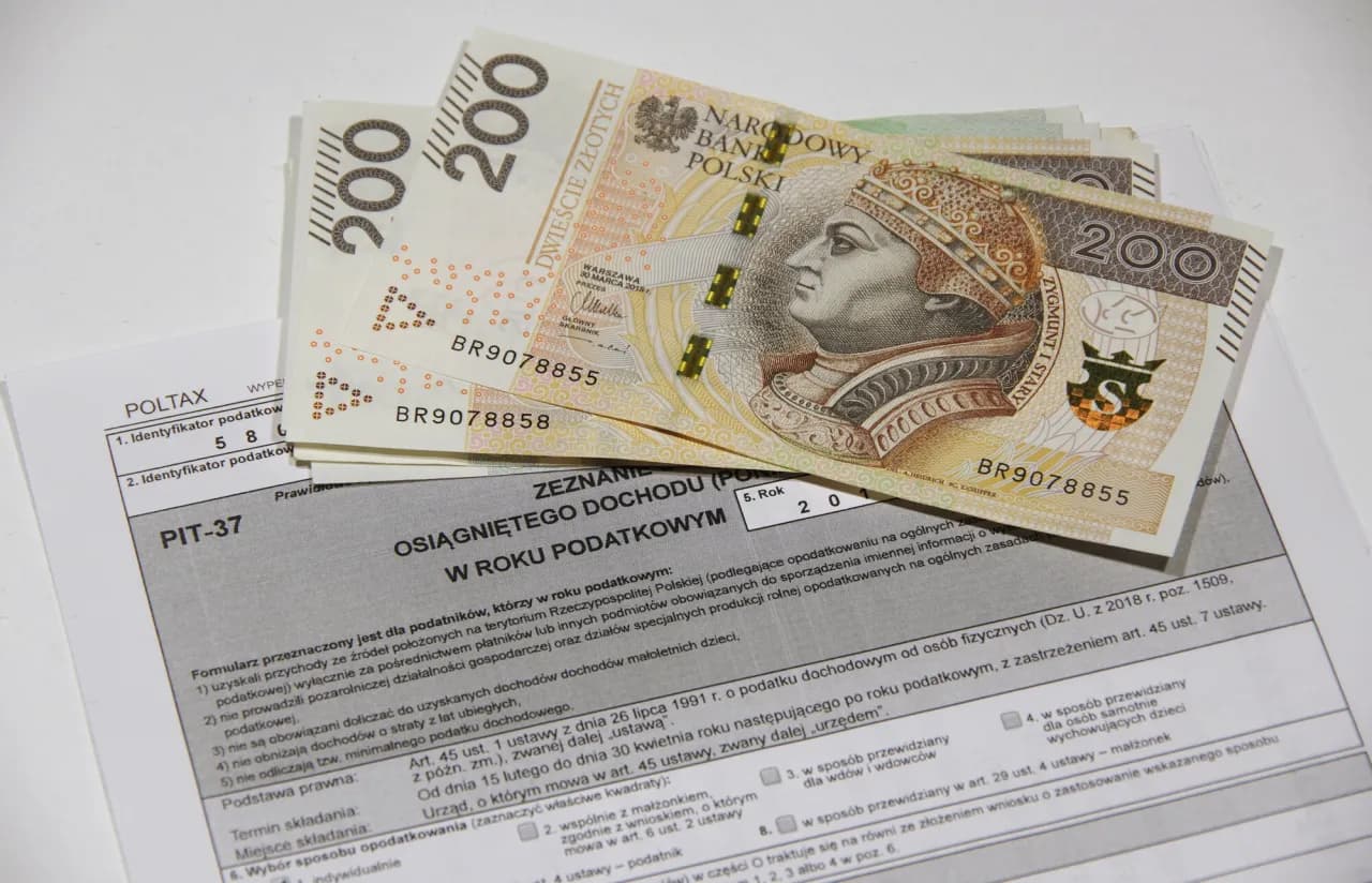 Czy staż rozlicza się w PIT? Ważne informacje o dochodach ze stażu