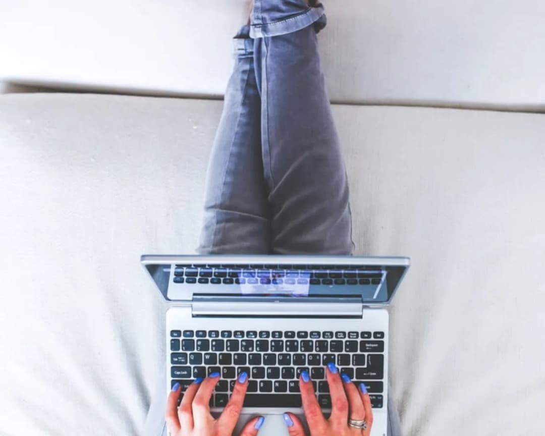 Jak napisać pierwsze CV bez doświadczenia, aby zyskać pracę marzeń