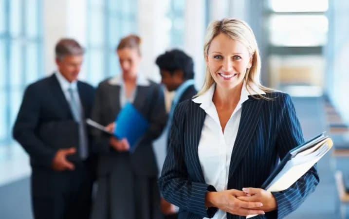 Czy dyrektor może być opiekunem stażu? Sprawdź ważne przepisy