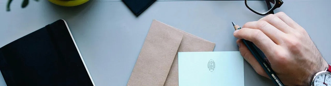 Jak napisać referencje dla pracownika, aby wyróżnić jego osiągnięcia