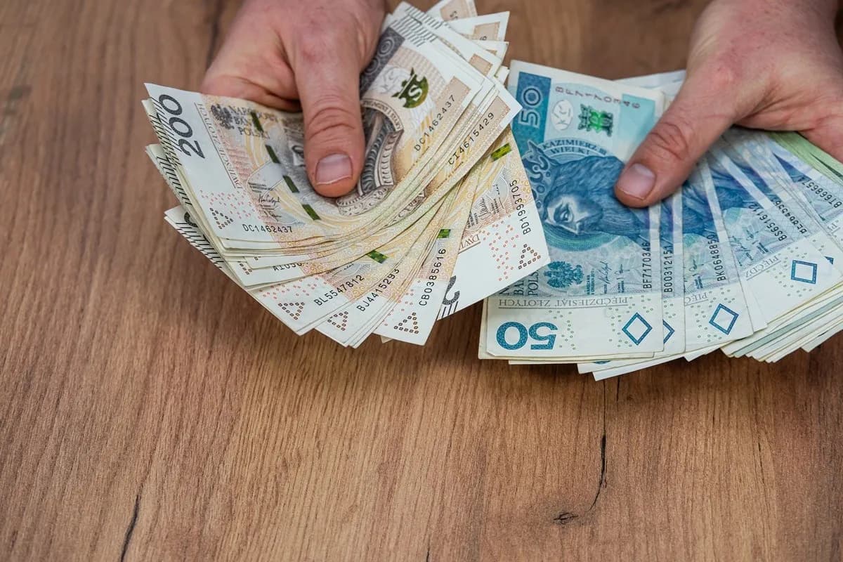 Jak obliczyć odprawę emerytalną pracownika samorządowego i uniknąć błędów